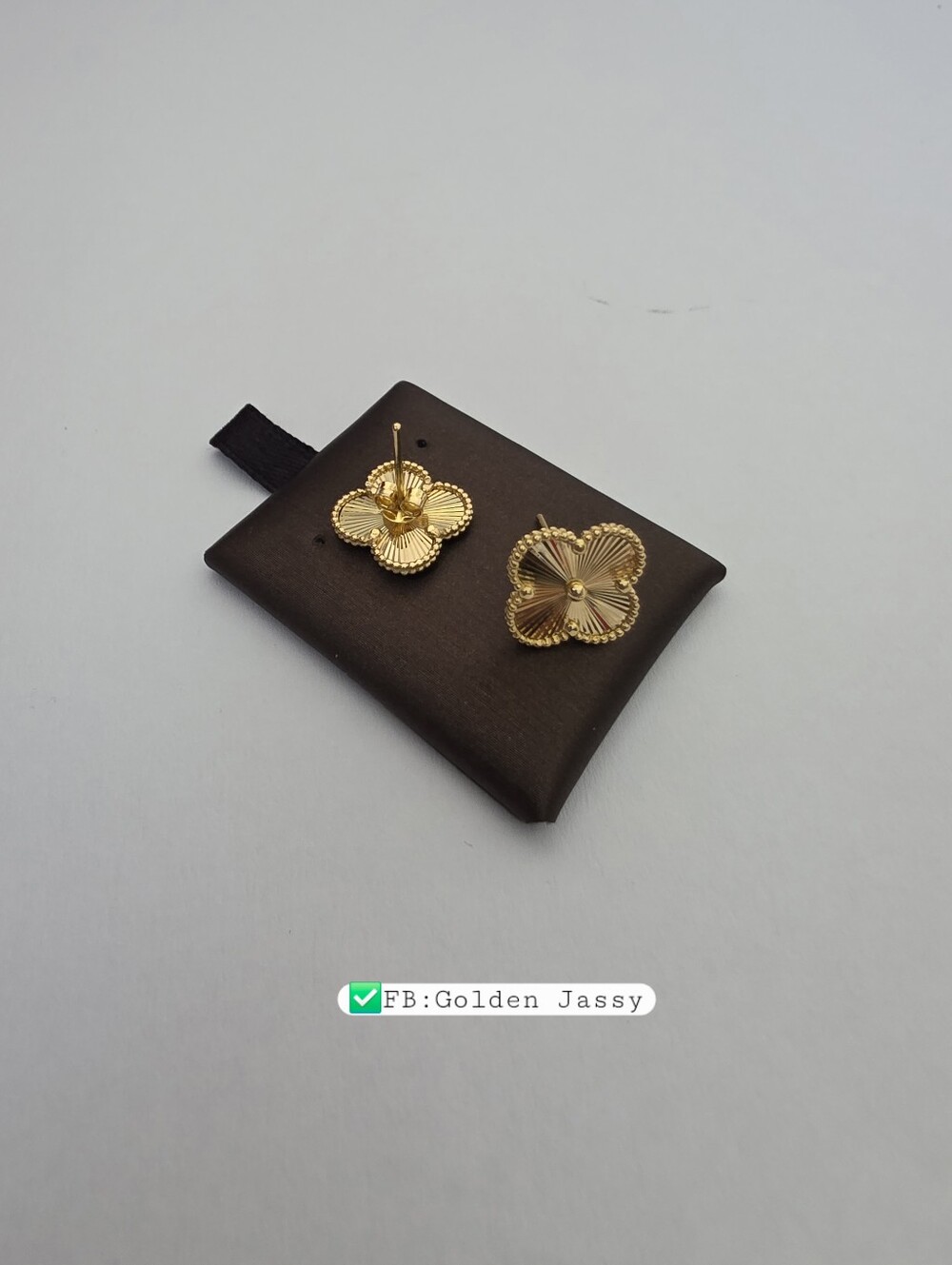 18K Real Gold Clover Stud 14mm - Picture 10 of 14